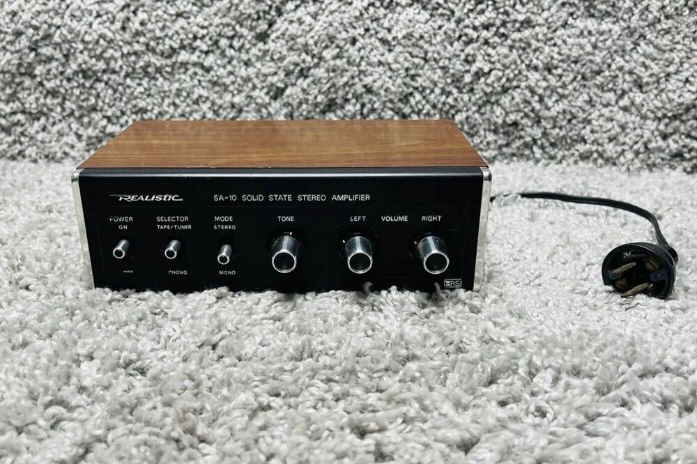 Realistic SA 10 Solid State Stereo Amplifier Brown Black Model 31 1982B 12W